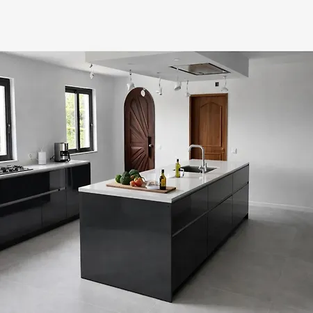Vila Casa Vilamoura Luxe Luxury 9br Retreat Walk To Marina Vilamoura Quarteira